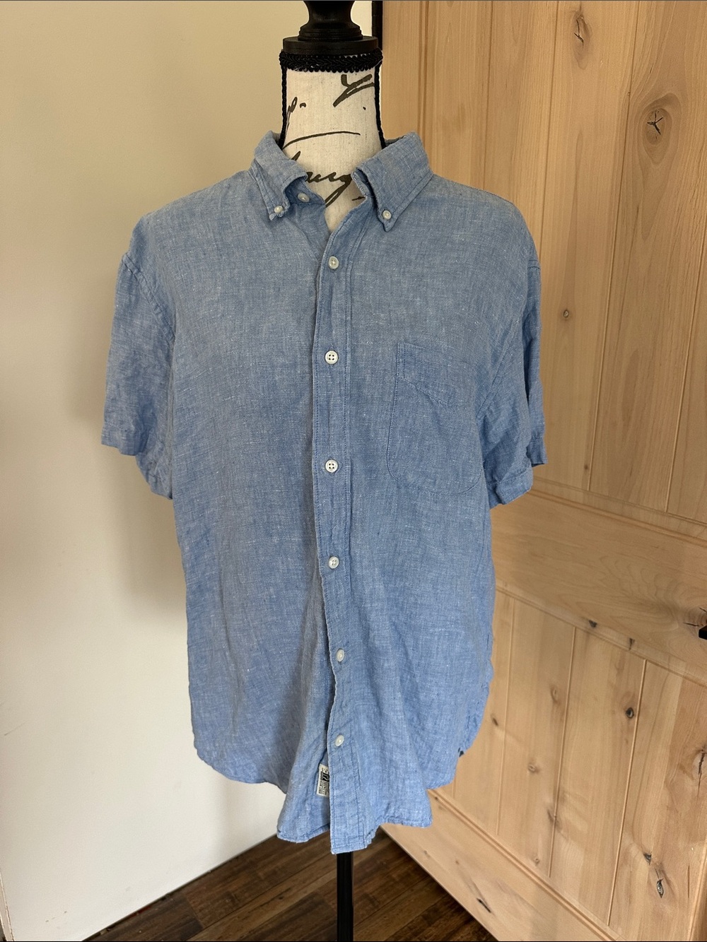 Light Blue Short-Sleeve Button-Down 100% Linen Shirt